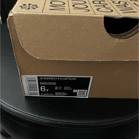 Nike jet black cleats size Us 6 (youth cleats/unisex)! - Picture 2 of 6